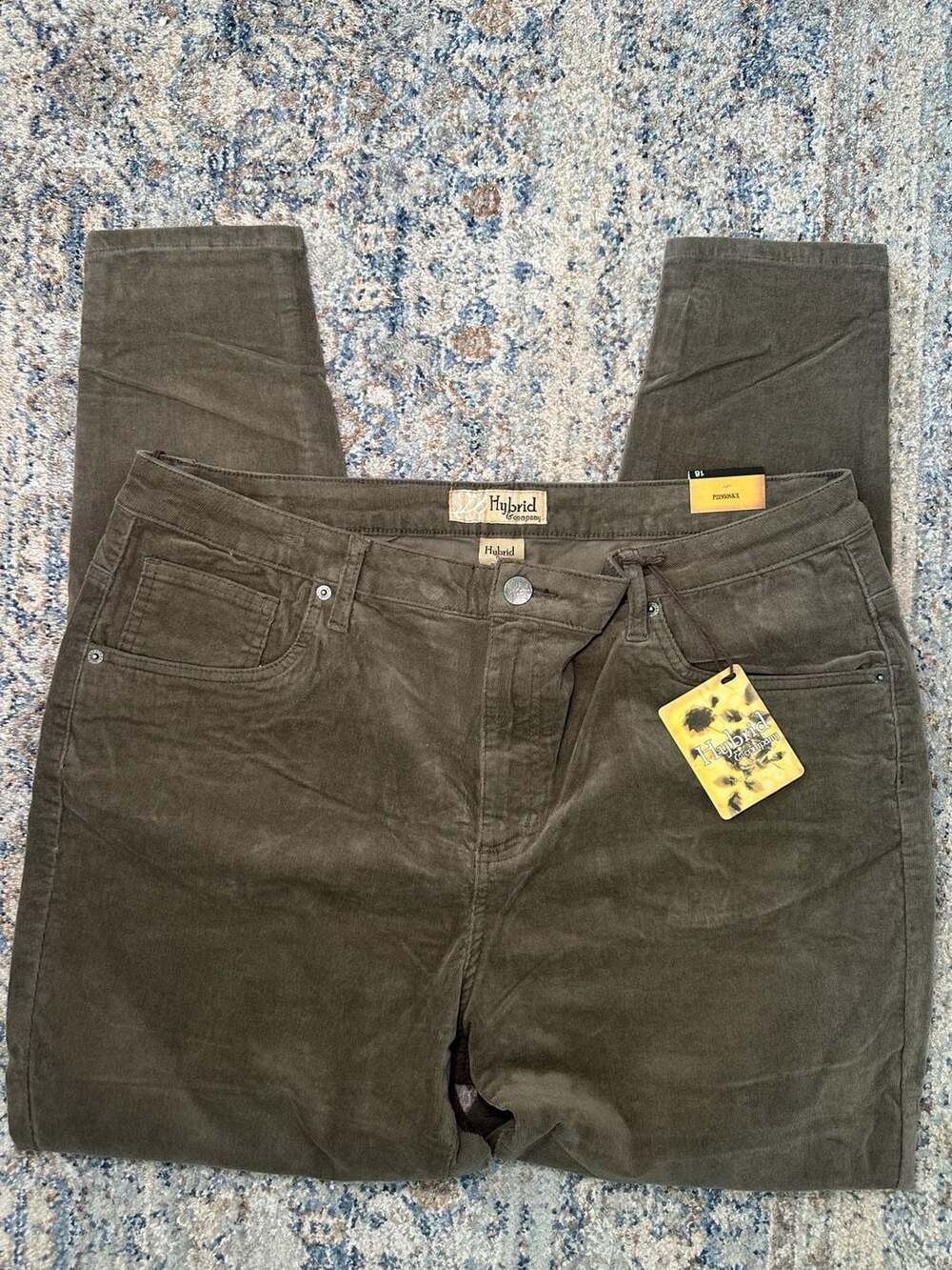NWT Hybrid & Company Women's Olive Green Stretch Corduroy Pants Size 18 NWT